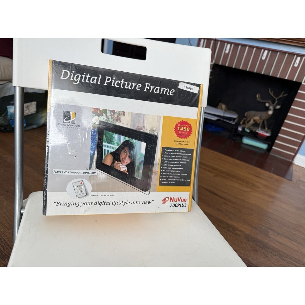 DIGITAL Spectrum Picture Frame NuVue 700 Plus Holds 1400 Pictures New Sealed